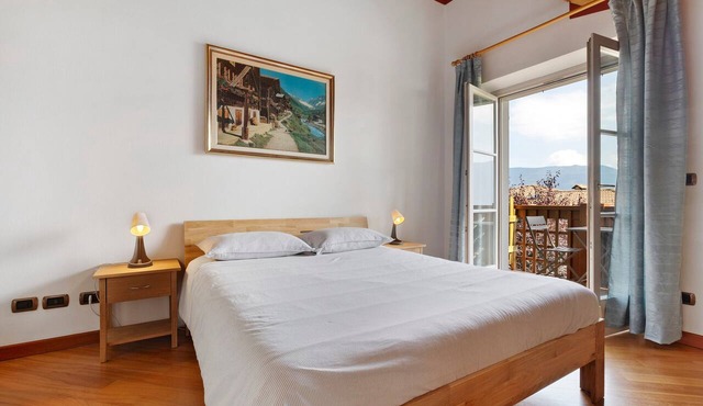 Papavero Room with Mountain View, Shared Garden and Wi-Fi