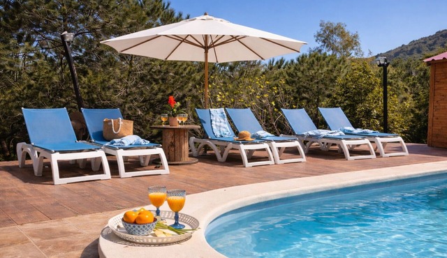 Peaceful Gated Home, Fast Wifi for Remote Work, Private Pool, BBQ, Kids Area