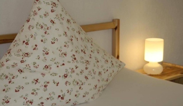 Perfect for craftsmen: affordable double room near the highway