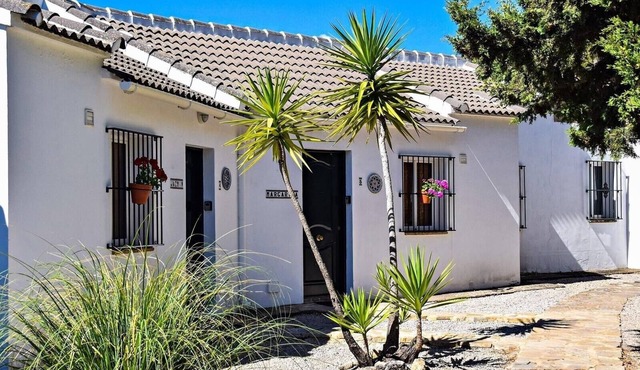 Pet Friendly Holiday Home 'Romantic paradise 1' with Pool, Garden and Wi-Fi