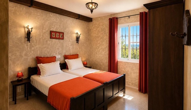Posada Aurora | Holiday home with swimming pool, donkeys & horses near Córdoba