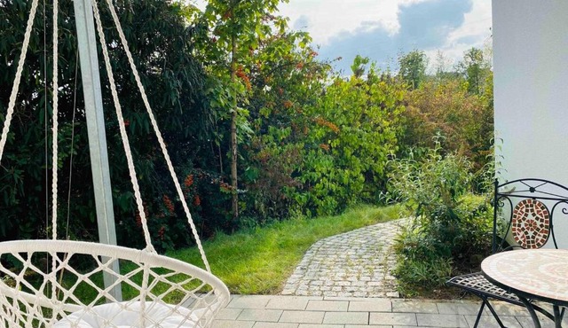Private Terrace and Hammock Chair - Quiet Oasis near Esslingen