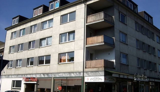 ProStays Apartment - 2 bedrooms, 4 single beds & kitchen in Mönchengladbach