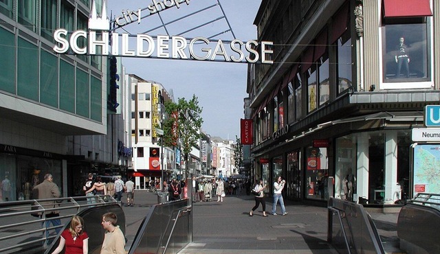Quiet comfort apartment with balcony in direct city center location.