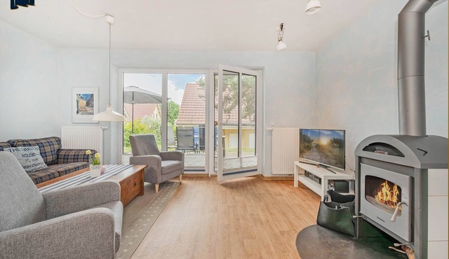 Quiet vacation home in Korswandt in the countryside - with garden, fireplace & infrared cabin