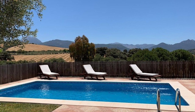 Rancho Las Provincianas Prado del Rey by Ruralidays