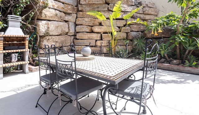 RDR300 - Exceptional views from 5 bedroom villa with pool