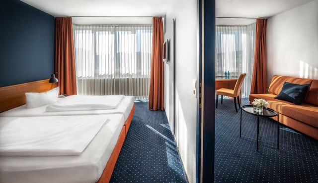 Relaxing Modern Room | Near Dresden Main Station & Local Attractions