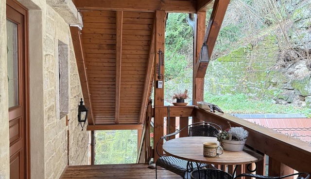 Rental-Panoramic-Private Bathroom-River view