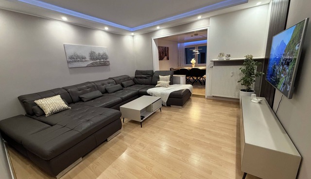Rheinperle Wesel Central 90m².with 2 bedrooms.4 beds and large sofa bed