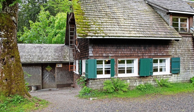 Robbers’ Cabin at Feldberg – Rustic Black Forest Group Lodge
