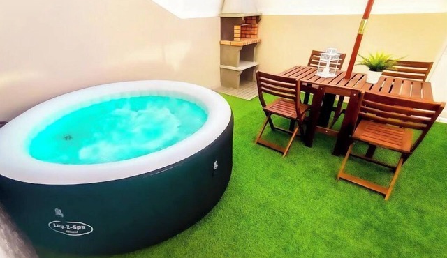 Romantic Apartment - Jacuzzi and private barbecue