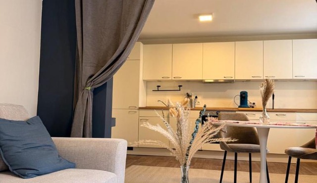 Royal Blue Residence – Elegant, Quiet & Exclusive