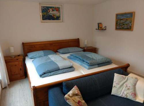 Ruhiges, gemütliches Zimmer mit Bad für 2 Personen, mit Gartenterasse