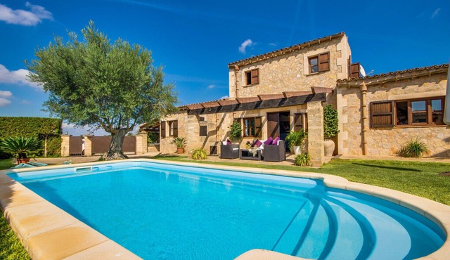Rural Finca Es Puput with pool in Mallorca