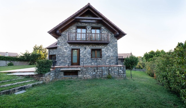 Rural house breeze of Jaca