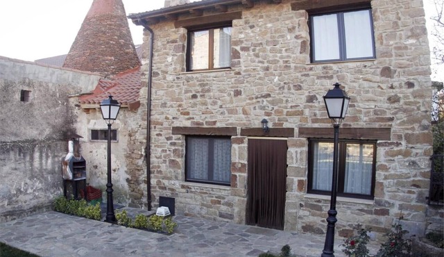 Rural House 'Sierra De Tabanera' in Soria with Views and Private Garden