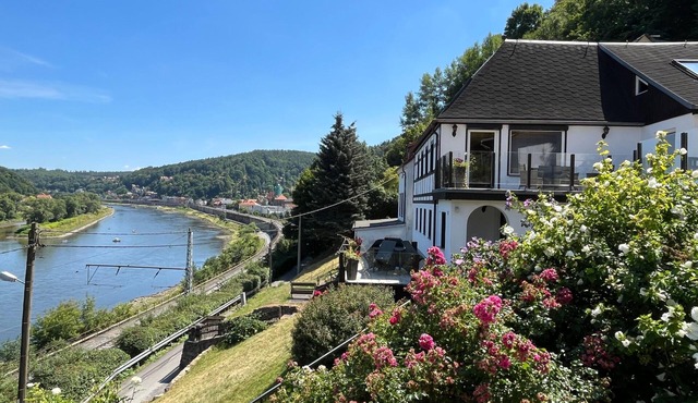 Sächsische Schweiz Ferienhaus Wohnung 1 mit Elbblick Sauna und Kamin