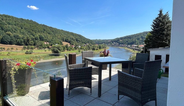 Sächsische Schweiz Ferienhaus Wohnung 2 mit hervorragendem Panoramablick über das Elbtal