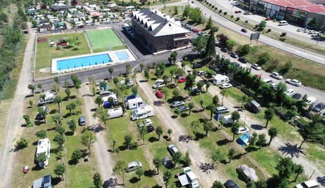 Sabiñanigo Camp & Hotel