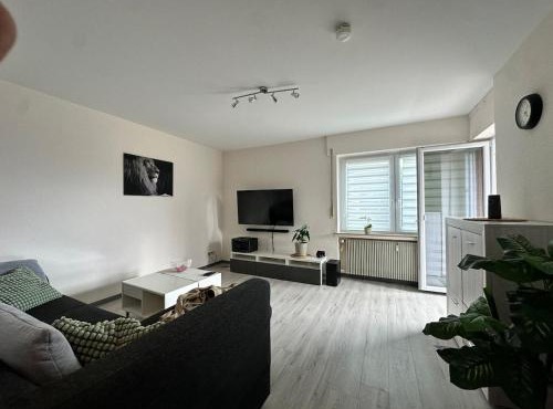 Schöne 2 Zimmer Wohnung, modern & stadtnah