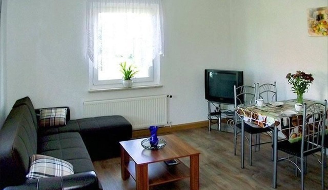 Schöne Ferienwohnung mit Garten und Grill by Interhome