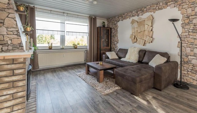 Schöne lichtdurchflutete Ferienwohnung mit Balkon