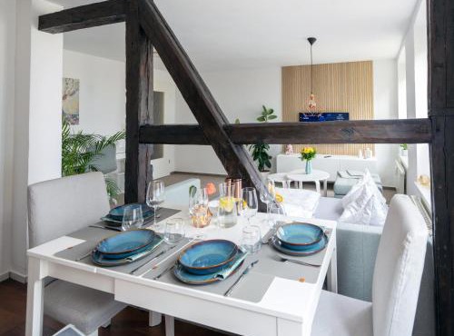 Schlosskönig - Modernes & zentrales Apartment mit Balkon und Arbeitsplatz