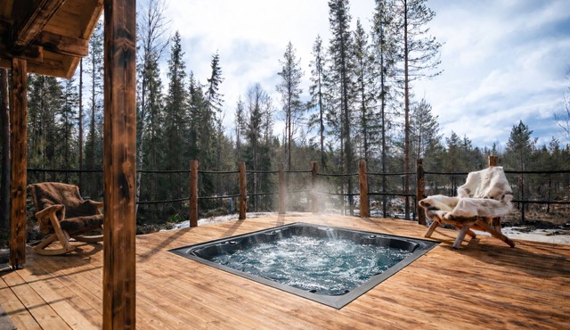 Secluded Finnish Forest Cabin. Sauna Terrace Jacuzzi Retreat!