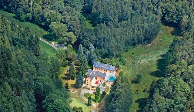 Secluded holiday home for groups with pool, sauna, wood-burning stove and more...