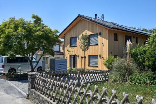 seeglueck ROSENHOF - naturnah Wohnen im Holz100-Vollholzhaus mit Whirlpool und Garten