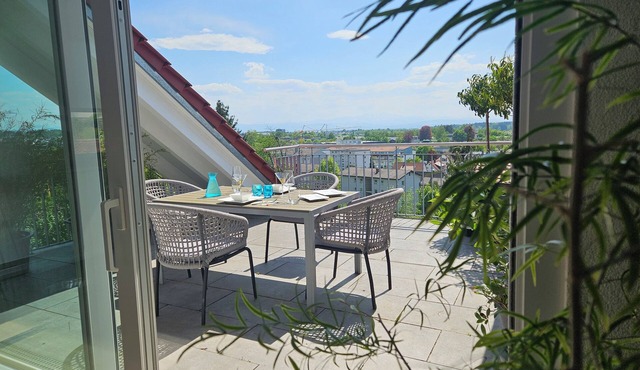 Sehr Attraktive Luxuriöse Wohnung mit Herrlichem Alpenblick!