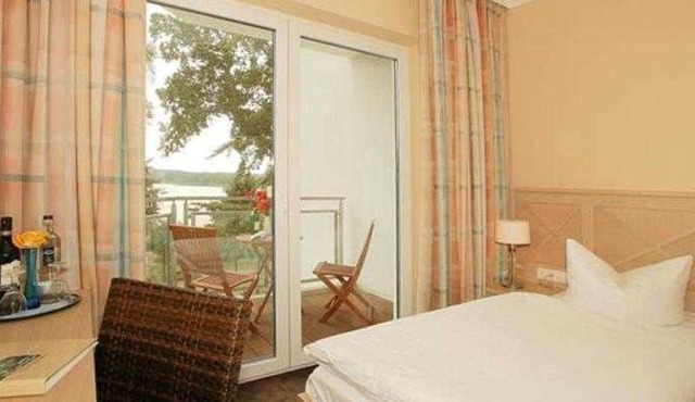 Single Room with Balcony to Kölpinsee - Strandhotel Seerose Kölpinsee