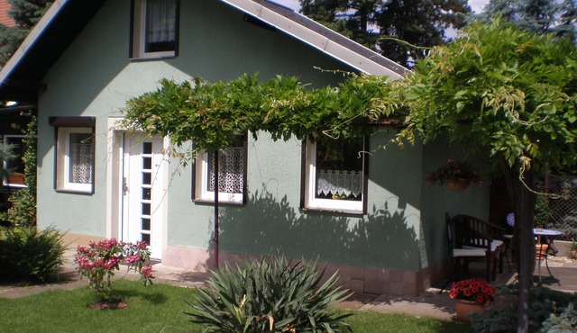 small cozy, lovingly furnished holiday house for 2 people