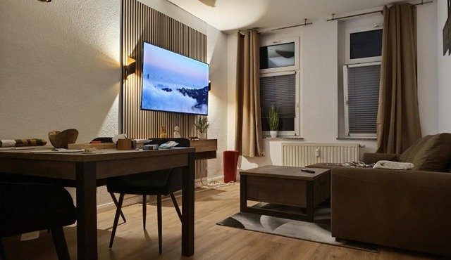 Sonnen Resort mit Balkon, 2 Schlafzimmer und mehr