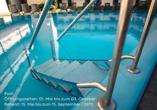 Sonnenstube - Westbalkon, Ruhige Lage, Sauna, Pool, Seenähe, Dachterrasse