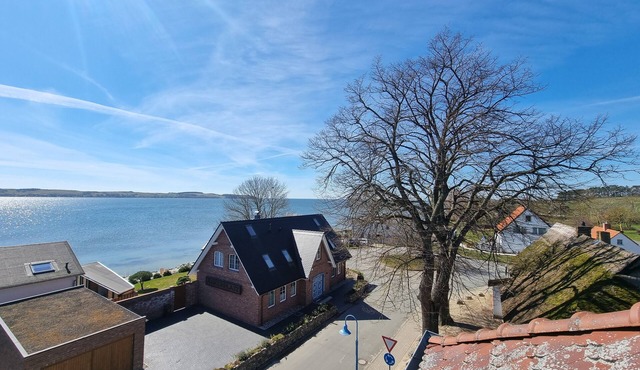 Sonnige Ferienwohnung mit Südbalkon und Meerblick