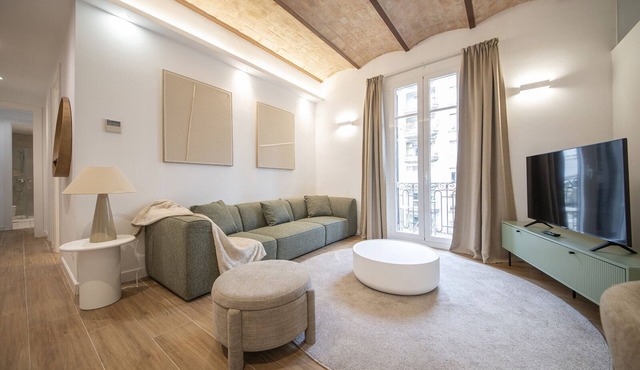 Spacious 3-Bedroom Apartment in Uptown Barcelona