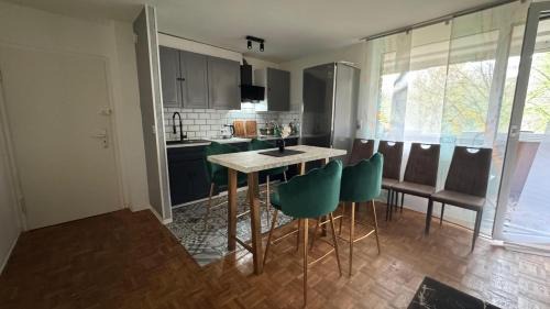 Spacious 3-room apartment with balcony