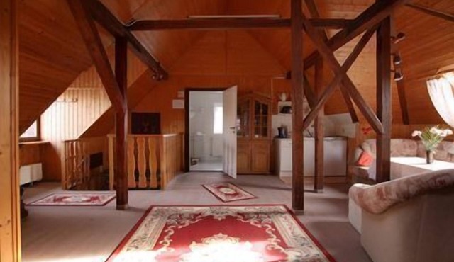 Spacious attic apartment (50m2) for 1-4 people