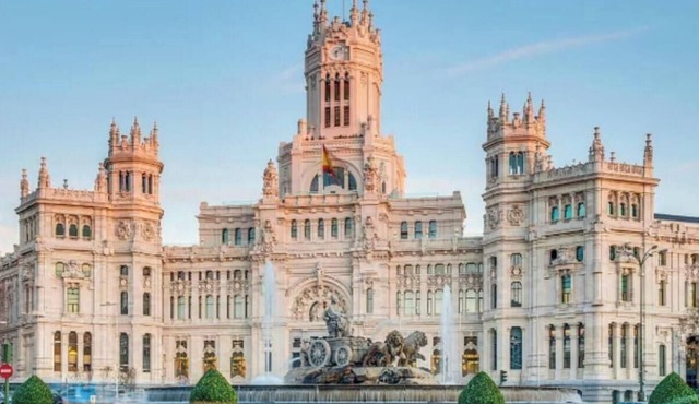Spacious Group Apartment in the Heart of Madrid Near Plaza Mayor