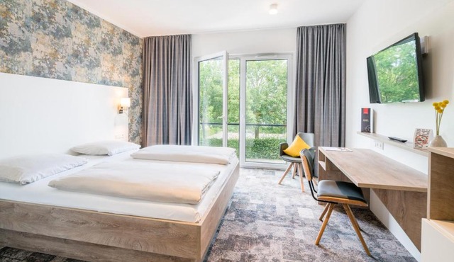 Stadthotel Lohne, Self Check-in & entspannt im Café frühstücken