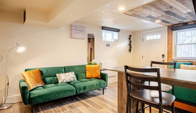 Stay a While, Studio Apartment-Pet Friendly