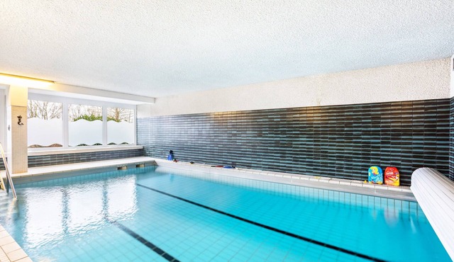 Studio Apartment 'Ferienappartement Möhnesee' with Shared Garden and Pool
