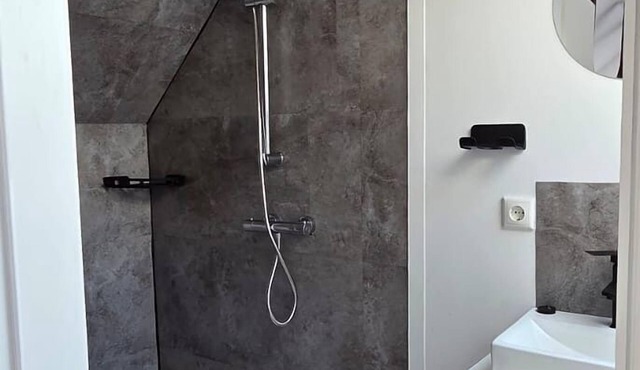 Studio-Deluxe-Private Bathroom-Landmark view-Schloßblick