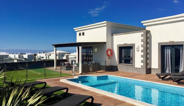 Stunning Villa Aroca with sea views and private pool