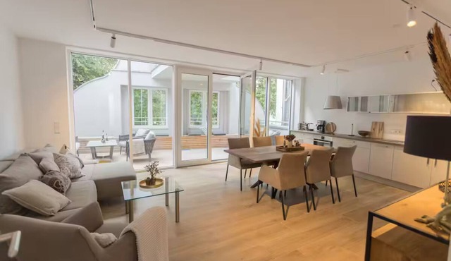 Stylish city apartment Glocke | 6 persons | center | sunny balcony