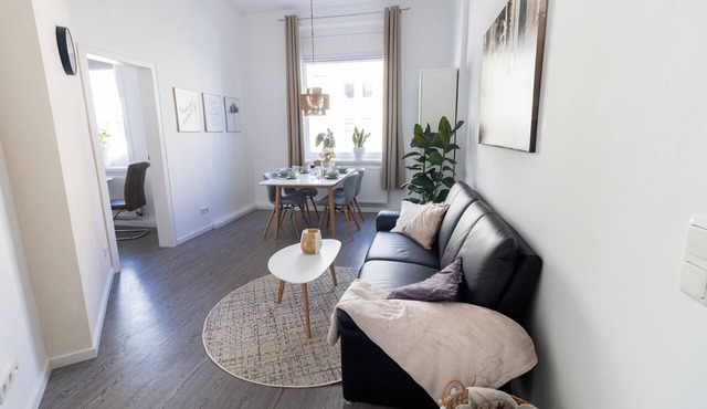 Stylish City Apartment at Lister Platz - Central, Quiet, Families-Friendly