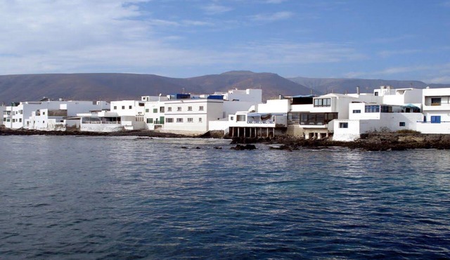 SUNNY HOME - Beachfront house