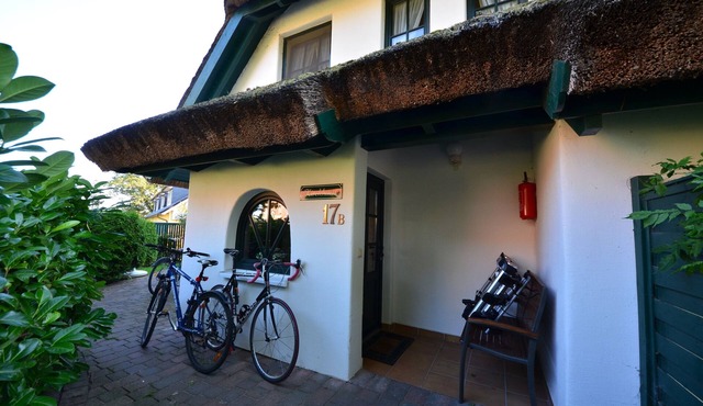 Thatched Cottage 17b for 5 persons + Baby Terrace near the sea the best nature - village - location